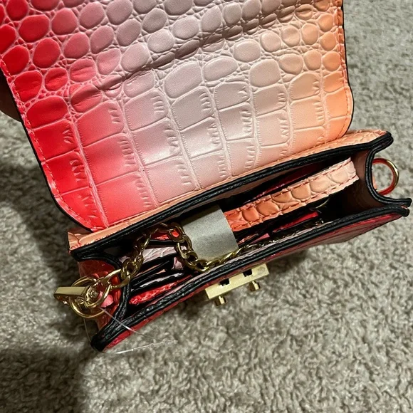 Small Ombré faux snakeskin clutch/cross body - Picture 3 of 3